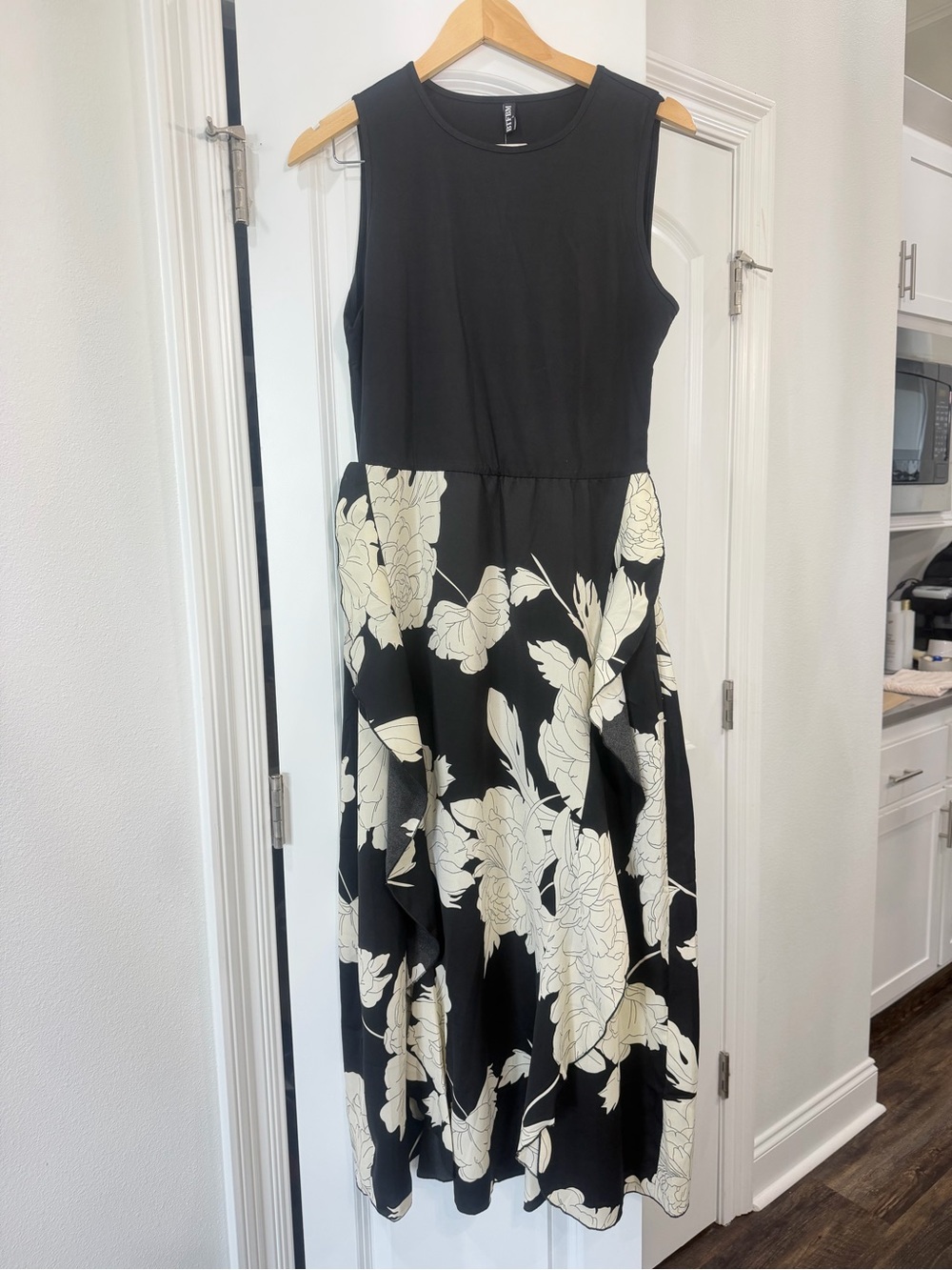 BTFBM sleeveless crewneck floral maxi dress